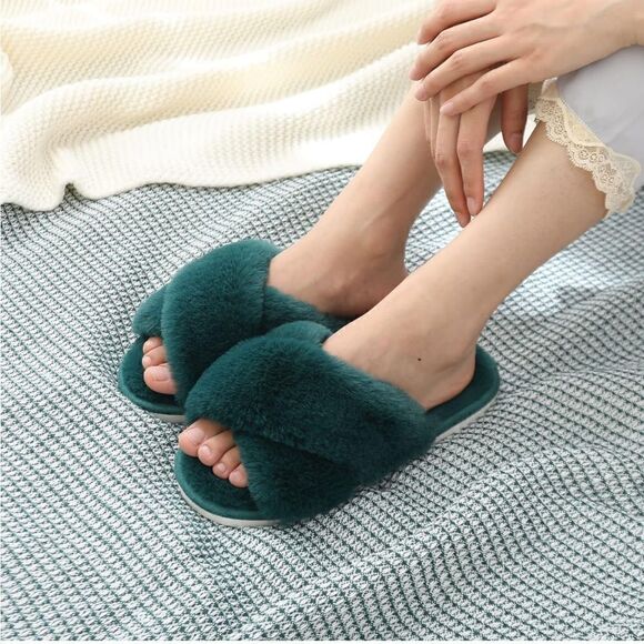 Memory Foam Fuzzy Cozy Slippers - Picture 1 of 3